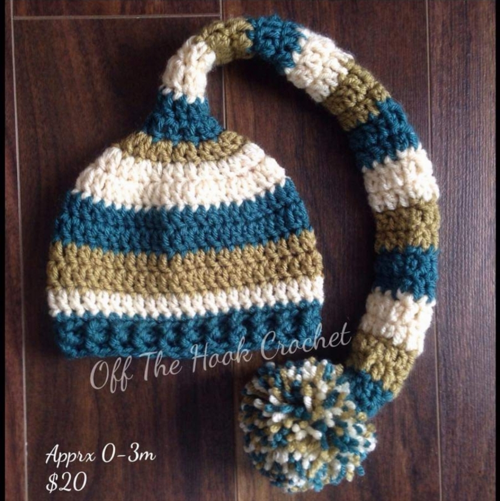 Apprx 0-3 month photo prop hat